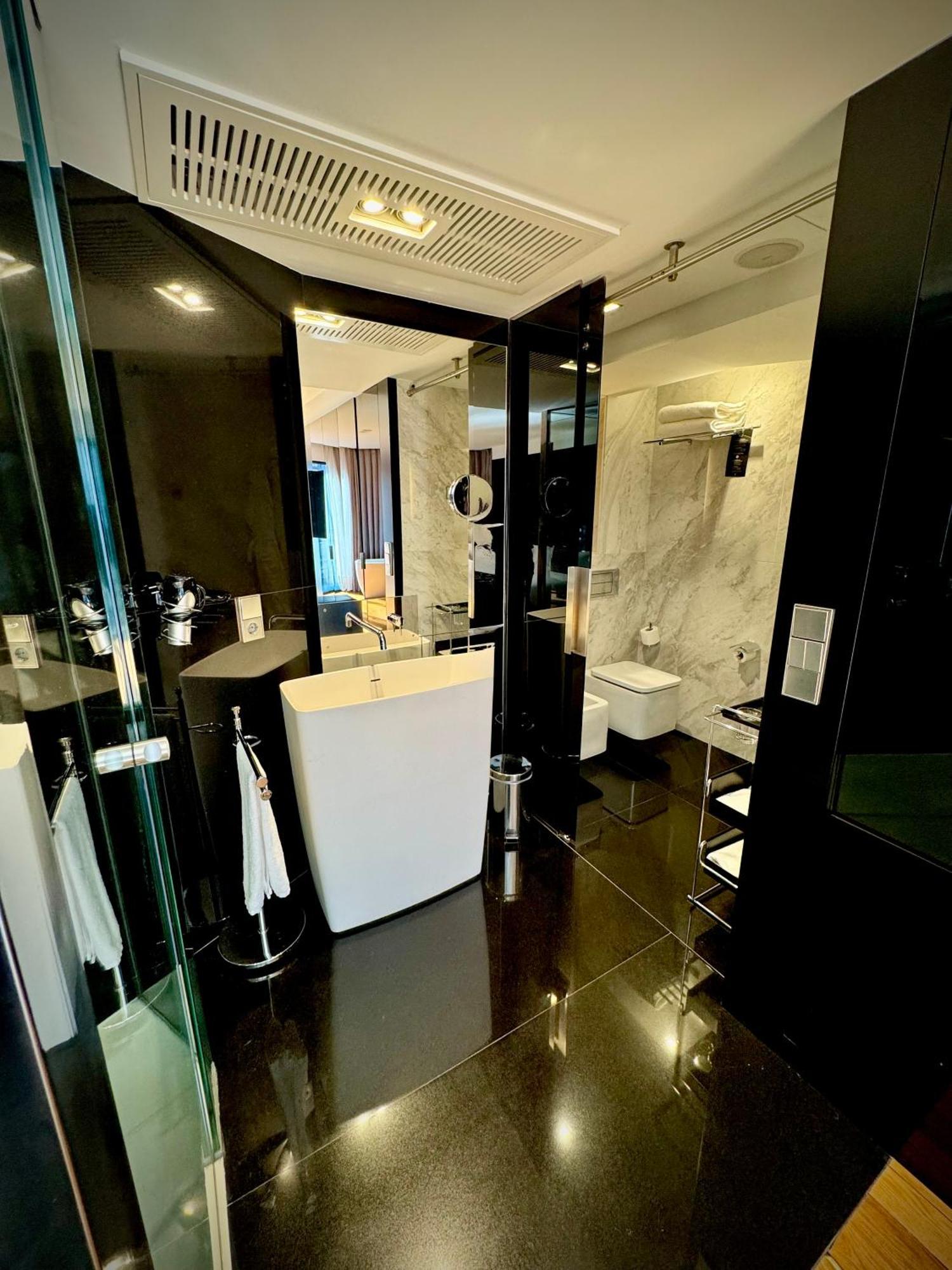Hotel Inffinit Vigo Luaran gambar